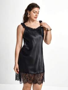 Slumbrini Große Größen Sommer Nachthemd/Schlafanzug Kleid mit floraler Spitze Patchwork Optik und Seiden-Imitat Kragen im Trägerlook - Schwarz - Übersicht 5
