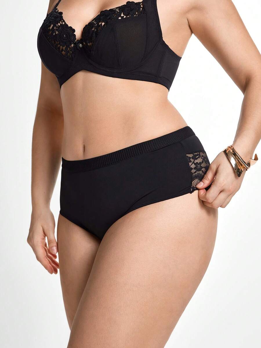 Slumbrini Plus Size Charm Series Contrast Lace Triangle Panties (1pc) - Black - View 1