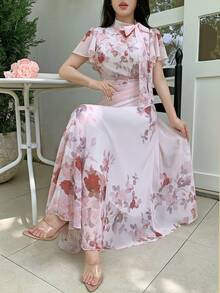 Modelyn 女款綁腰抓皺玫瑰圖案印花大裙擺洋裝 - 彩色 - 查看 1