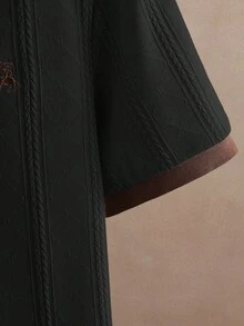 Core Aspect 男士翻領短袖 Polo 衫，針織鉤編面料，男士刺繡 Polo 衫，男士休閒 Polo 衫，男士鈕扣 Polo 衫，適合日常外出、朋友聚會、休閒週末時光，是送給男友或丈夫的完美禮物，INS 熱銷 Polo 衫 - 黑色 - 查看 5
