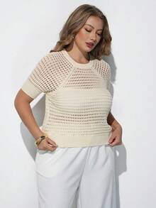 Maija Top Plus Size de Manga Curta em Tricô Vazado, Cor Sólida, Casual de Verão, Macia, com Modelagem Curvilínea, Formal, para Negócios, Férias, Festa, Cerimônia, Casamento Moderno e Festival, Branca - Bege - Visão 6