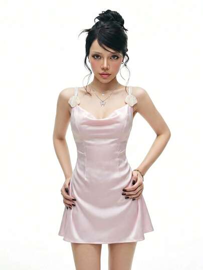 Sweetina Robe mini sexy de soirée avec décoration de chaîne de perles de coquillage et dos nu