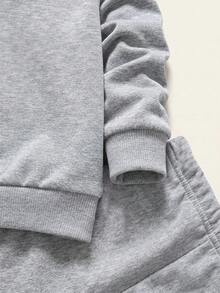 SHEIN Set Celana Jogger Anak Laki-Laki Kasual Longgar Sederhana Nyaman dengan Kerah Bulat dan Motif Huruf - Light Grey - View 7