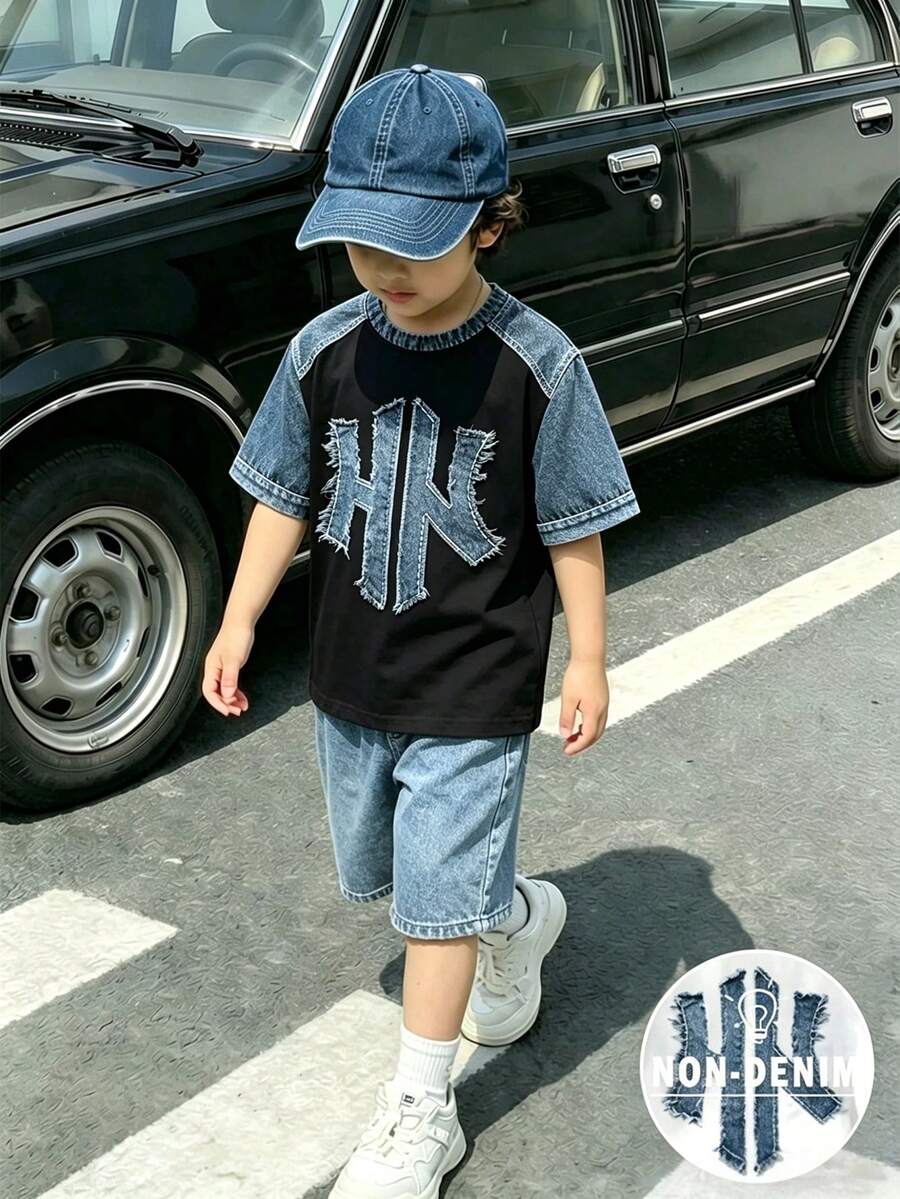2件組小男孩休閒酷風英文字母HK印花時尚圓領黑色短袖T恤與運動短褲套裝,適合假期派對,春夏舒適隨性,夏季必備穿搭,時尚休閒服飾,春夏街頭風,返校休閒穿搭 - 彩色 - 查看 1