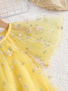 SHEIN Glamorique Kids 年轻女孩母亲节花童夏季花裙刺绣公主裙娃娃A字生日礼物派对节日夏装墨西哥儿童节多巴胺裙子 - 黃色 - 查看 8