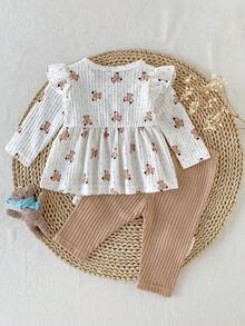 SHEIN Playful Pals 新生兒春秋款棕色溫柔風可愛波點熊全身印花蝴蝶結裝飾針織荷葉袖套頭上衣搭配蝴蝶結裝飾純色棕色羅紋長褲修身2件套，適合外出與休閒穿著 - 棕色 - 查看 2