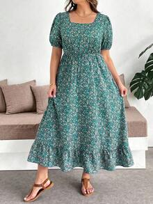SHEIN Clasi Vestido de Talla Grande con Estampado Floral, Cuello Cuadrado y Bajo con Volantes - Verde Oscuro - Ver 5