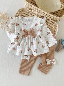 SHEIN Playful Pals 新生兒春秋款棕色溫柔風可愛波點熊全身印花蝴蝶結裝飾針織荷葉袖套頭上衣搭配蝴蝶結裝飾純色棕色羅紋長褲修身2件套，適合外出與休閒穿著 - 棕色 - 查看 4