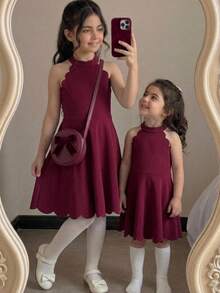 Vestido infantil para niña joven, casual y elegante, de moda, color rojo sólido, cuello alto, sin mangas, con cintura ceñida, corte evasé, bajo con pétalos y bajo curvo, vestido sin mangas, vestido color burdeos, vestido para niños - Burdeos - Ver 2