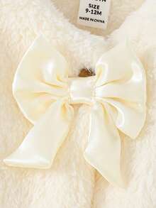 SHEIN Elladie kids 女婴温暖毛绒蝴蝶结装饰夹克，适合外出和日常穿着，秋冬季 - 米色 - 查看 3