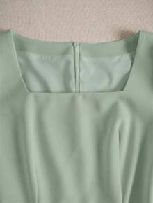 SHEIN Franclia 女款珍珠領短袖方領休閒修身A字優雅純色賓客禮服 晚宴派對生日穿搭 2026夏季秋季 約會日常通勤街頭風 棕色 - 綠色 - 查看 3