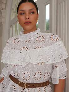 VOLUPTÉ CURVE Damtopp i plus size för vår/sommar, vit, i bomull, med urringning, off-shoulder, volang och korta ärmar, elegant för business, pendling, dejt och semester - Vitt - Visa 7