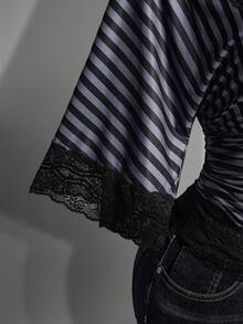 SHEIN ICON 大尺碼 Y2K 復古性感豹紋 V 領蕾絲拼接喇叭袖上衣 - 黑與白 - 查看 9