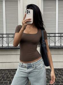 SHEIN 女款純色修身百搭短袖T恤，適合日常穿著 - 棕色 - 查看 8