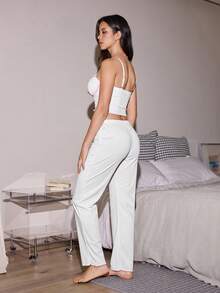 Lowkey Lull Conjunto de pijama de mujer con volantes y lazo rosa cómodo - Blanco - Ver 4