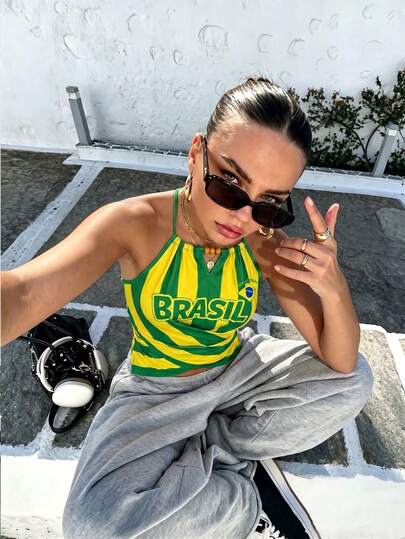 Glyssa Atasan Tank Top Wanita Gaya Streetwear Musim Panas Y2k Brasil, Garis-garis Kuning Hijau Tanpa Lengan, Leher Halter, Hiasan Pita, Manik-manik Kayu, dan Hem Asimetris.