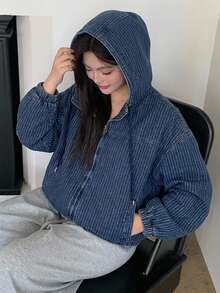 Dazy Plus 淺洗藍色連帽拉鍊式寬鬆燈籠袖收口下擺牛仔外套 大尺碼女款 - 深色水洗藍 - 查看 5