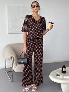 Lavishia 女款棕色與白色波點休閒復古梭織布料兩件套 V領T恤與長褲 印花 夏季復活節派對早午餐度假 - 棕色 - 查看 4
