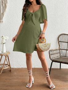 SHEIN Vestido de maternidad de manga corta y largo medio con silueta A, mangas con volantes y escote semiabierto - Verde militar - Ver 4