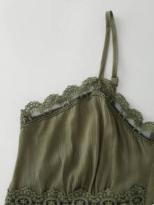 SHEIN Tall CURVE 大尺碼綠色休閒甜美細肩帶背心上衣 - 軍綠色 - 查看 5