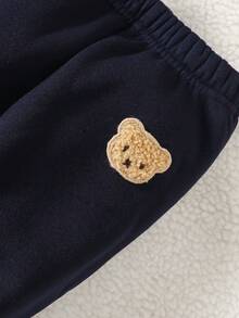 SHEIN Vintaside Kids 3件組男嬰黑白圓領衛衣熊貼布拉鍊連帽背心外套褲裝 海軍藍秋季親子套裝 - 藍色 - 查看 8