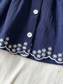 SHEIN Playful Pals 鄉村風彼得潘領幼兒女童套裝，嬰兒時尚刺繡下擺無袖上衣與長褲 2 件套 - 藍色 - 查看 7