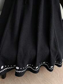 SHEIN Franclia 女款休閒度假裙、女款優雅裙、女款假期裙、女款春夏裙、女款畢業季裙、女款優雅裙、女款外出裙、女款沙灘裙、女款藍色裙、女款定位印花裙 - 黑色 - 查看 7