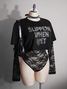 SHEIN ICON Body 2 en 1 de mujer talla grande estilo Y2K sexy con encaje, estampado de eslogan y diseño punk streetwear - Negro - Ver 1