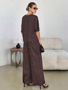 Lavishia 女款棕色與白色波點休閒復古梭織布料兩件套 V領T恤與長褲 印花 夏季復活節派對早午餐度假 - 棕色 - 查看 9