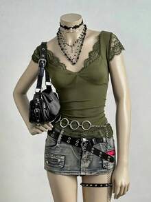 EgrlEra Y2K 極簡性感蕾絲拼接 V 領女款 T-shirt - 軍綠色 - 查看 3