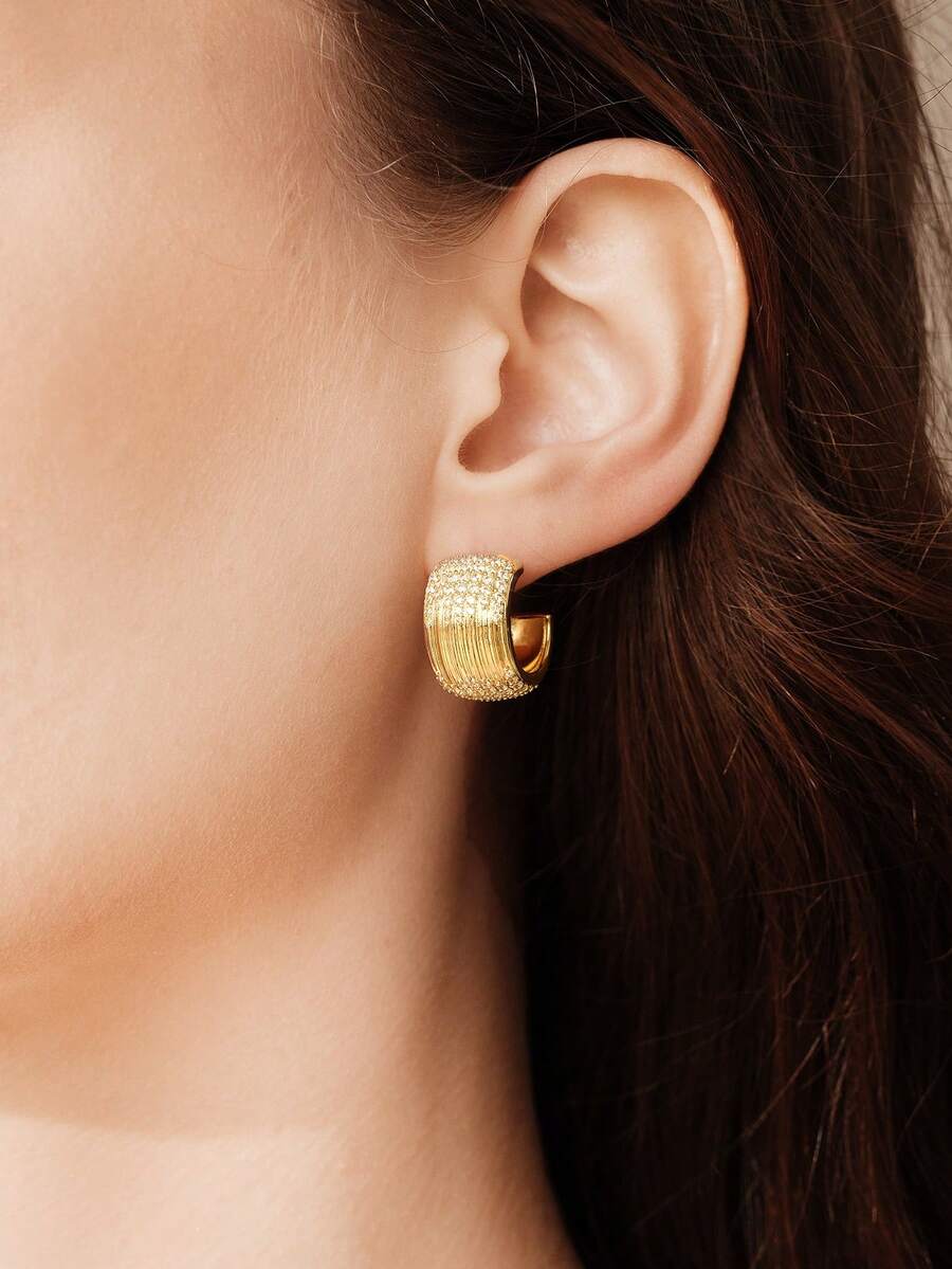 MOTF PREMIUM Anting-anting bergaris berbentuk C berlapis emas 18K mewah, anting-anting desain unik, berkarakter, anting-anting stud serbaguna. - Yellow Gold - View 1