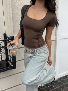 SHEIN 女款純色修身百搭短袖T恤，適合日常穿著 - 棕色 - 查看 7