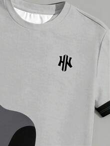 Sorvial Set Kaos dan Celana Pendek Kasual Musim Panas Pria dengan Motif Blok Warna - Grey - View 5