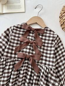 SHEIN LMoss Kids LMoss 女童可愛 90 年代格紋長袖洋裝，背面蝴蝶結裝飾，秋季服飾，棕色 - 彩色 - 查看 3