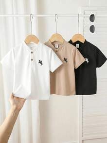 SHEIN 兒童 3件組 小男孩休閒風馬匹刺繡前鈕扣短袖亨利衫，適中厚度，適合夏季度假、日常穿著，四季皆宜 - 彩色 - 查看 5