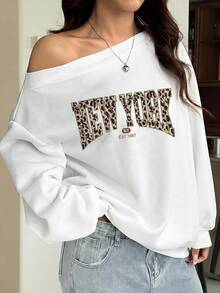 SHEIN EZwear 休閒秋冬復古豹紋紐約字母標語圖案白色寬鬆不對稱肩女款運動衫，秋季上衣，適合日常通勤、聚會、秋冬/夏季、聖誕節、新年、感恩節、派對、婚禮、海灘、畢業典禮、優雅、外出、約會、通勤、情人節、優雅、度假、Y2K、畢業 - 彩色 - 查看 6