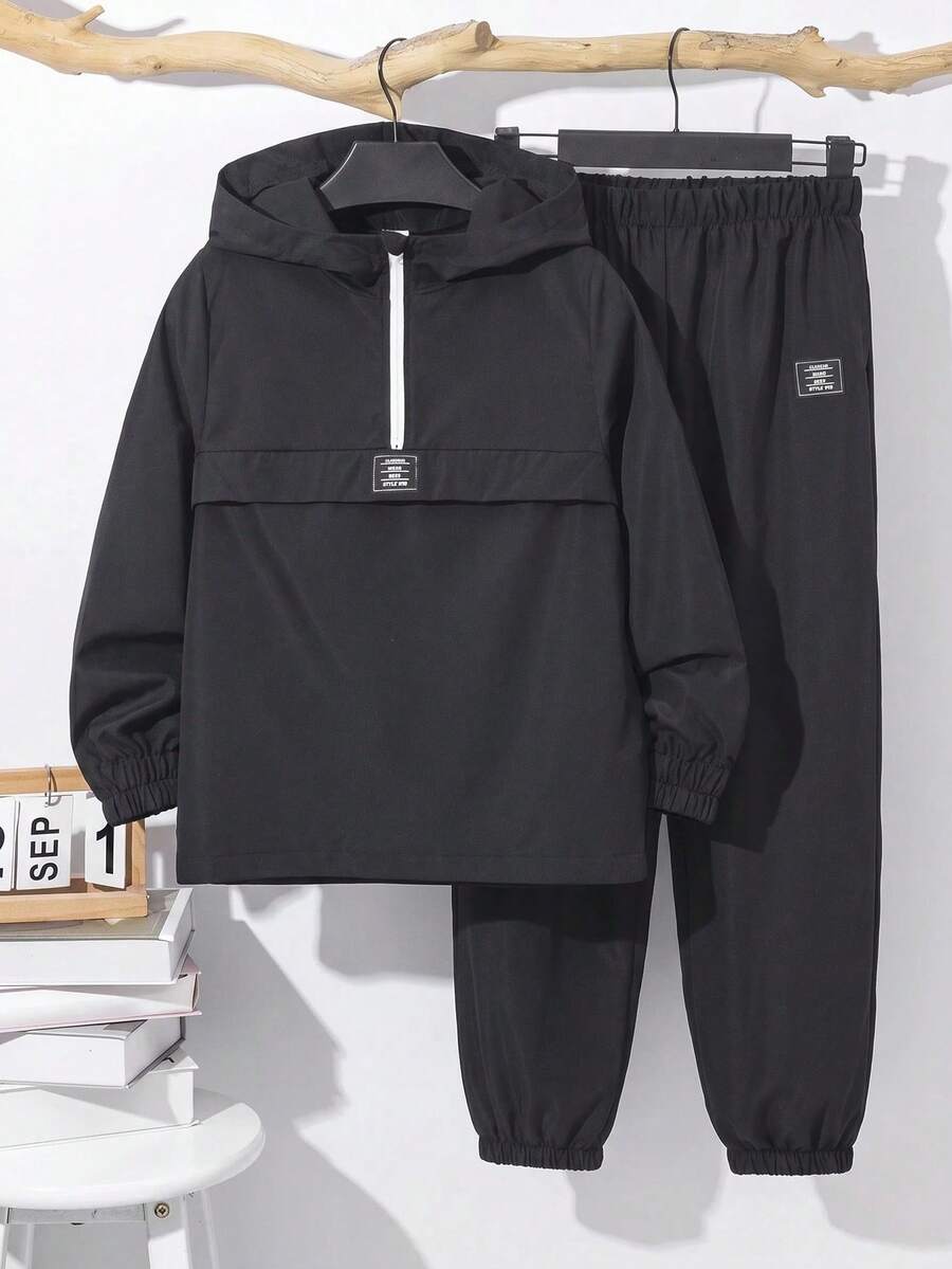 SHEIN 2件組兒童小男孩休閒日常百搭舒適拼接連帽半拉鍊套頭寬鬆長袖外套與寬鬆收口長褲梭織兩件套服裝,適合學校、花園、海灘、生日,春/夏季 - 黑色 - 查看 1