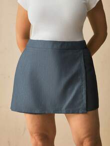 Freevana Falda-pantalón cruzada de cintura alta con panel asimétrico de falda falsa, short versátil para uso diario - Azul Marino - Ver 4
