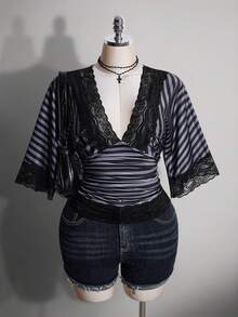 SHEIN ICON 大尺碼 Y2K 復古性感豹紋 V 領蕾絲拼接喇叭袖上衣 - 黑與白 - 查看 4