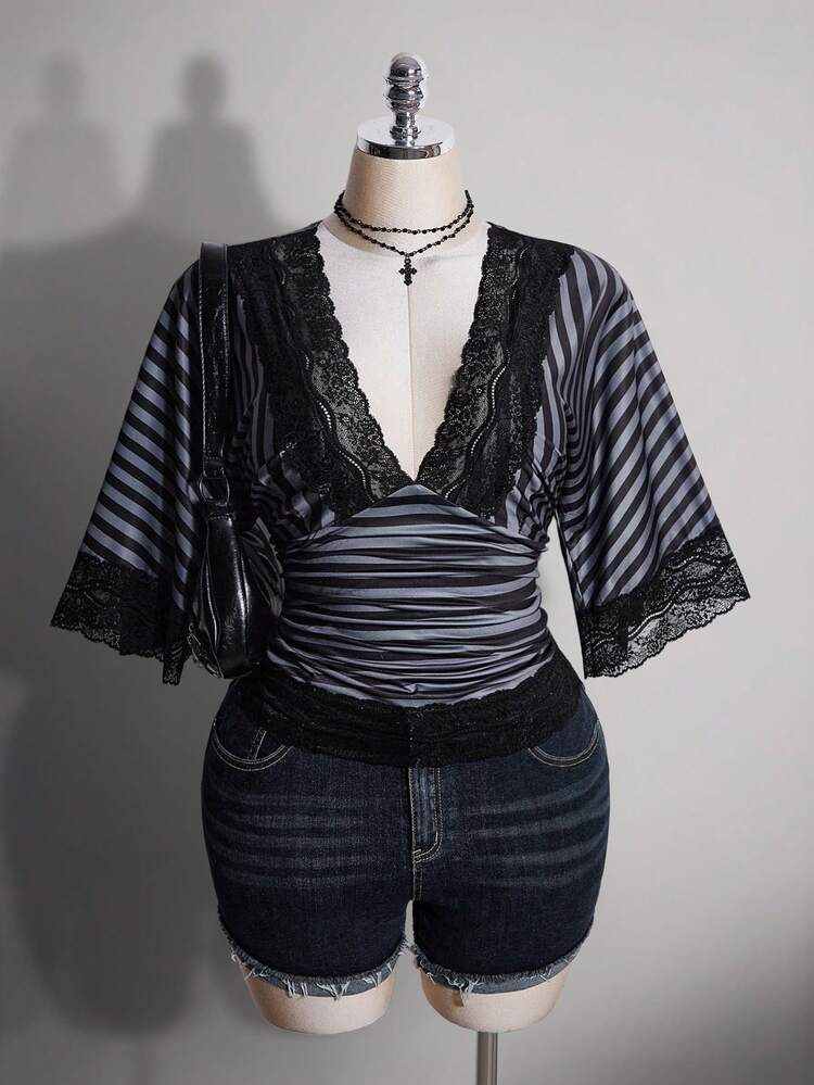SHEIN ICON Atasan Ukuran Besar Vintage Y2K Seksi Motif Leopard Leher V dengan Patchwork Renda dan Lengan Mengembang - Hitam dan Putih - View 4