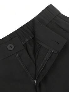 Manfinity Homme Men's Plus Size Solid Color Pocket Casual Versatile Straight LegBermuda Shorts - Black - View 6
