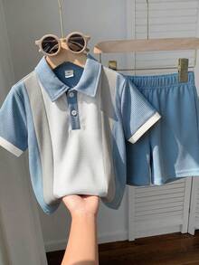 SHEIN 大童男孩 2件組休閒拼色拼接短袖 Polo 衫與鬆緊腰短褲套裝，適合秋冬春夏，戶外玩耍、上學、街頭穿搭、派對與居家休閒 - 藍色 - 查看 4