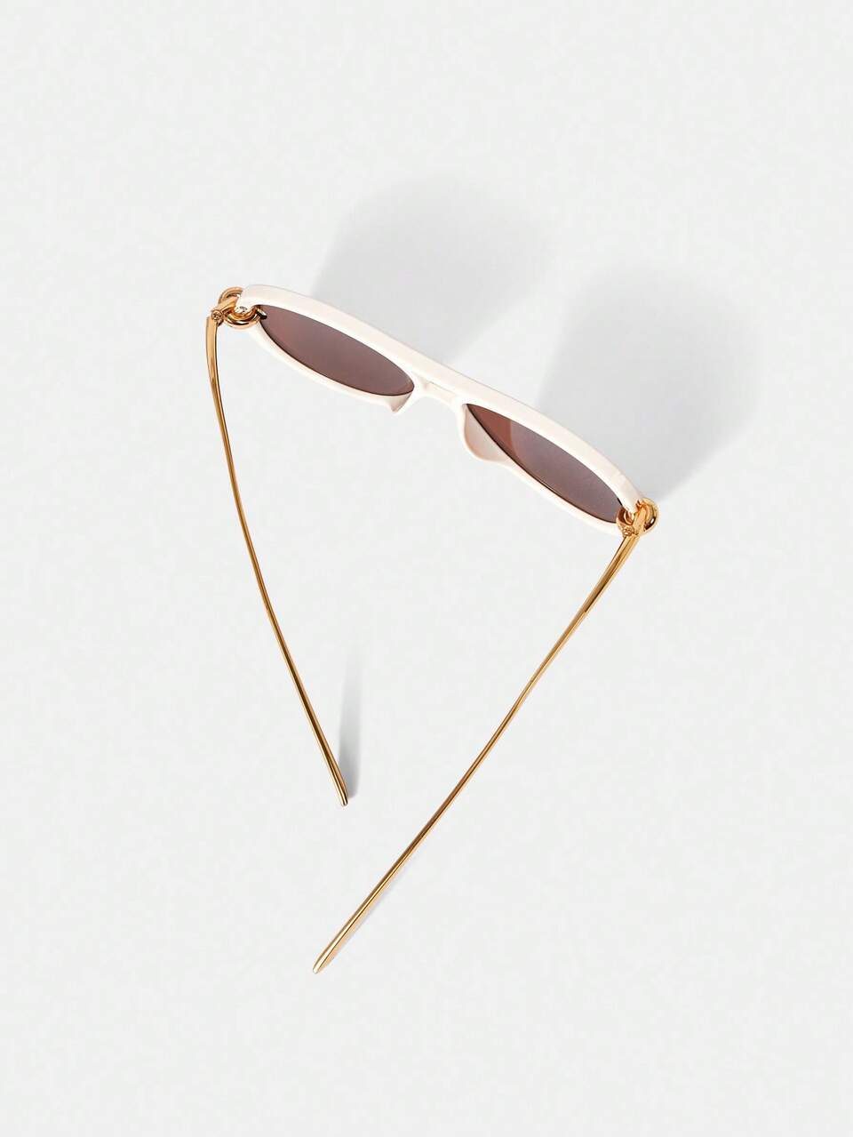 LIGHT LUXURY RETRO BEIGE SUNGLASSES, DAILY COMMUTING VERSATILE MILKY WHITE SUNGLASSES, GOLD METAL TEMPLE SUNGLASSES, RETRO VERSATILE AND TEXTURED