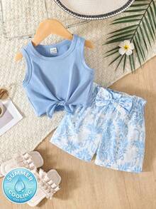 SHEIN Playful Pals 女嬰藍色夏季可愛度假節日復古植物印花無袖背心與短褲套裝 結飾提花圓領蝴蝶結短褲 2件套裝 - 淺藍色 - 查看 8