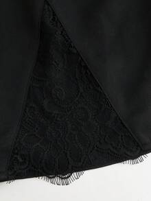 Sweetra Women's Elegant Sexy Lace Patchwork Slit Mini Skirt For Commuting - Black - View 4