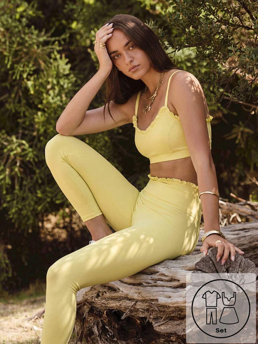 Aralina Leisurwear 荷葉邊飾無袖高腰運動短版上衣與緊身褲兩件套 - 淡黃色 - 查看 1