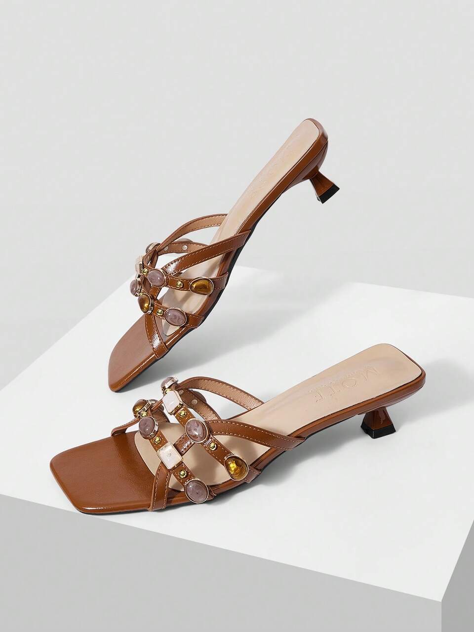 SPRING AND SUMMER NEW OUTDOOR WOMEN'S WORD WITH SQUARE TOE OPEN-TOED RHINESTONE HIGH-HEELED SANDALS WOMEN'S THIN HEEL FRENCH SKIRT SLIPPERS
