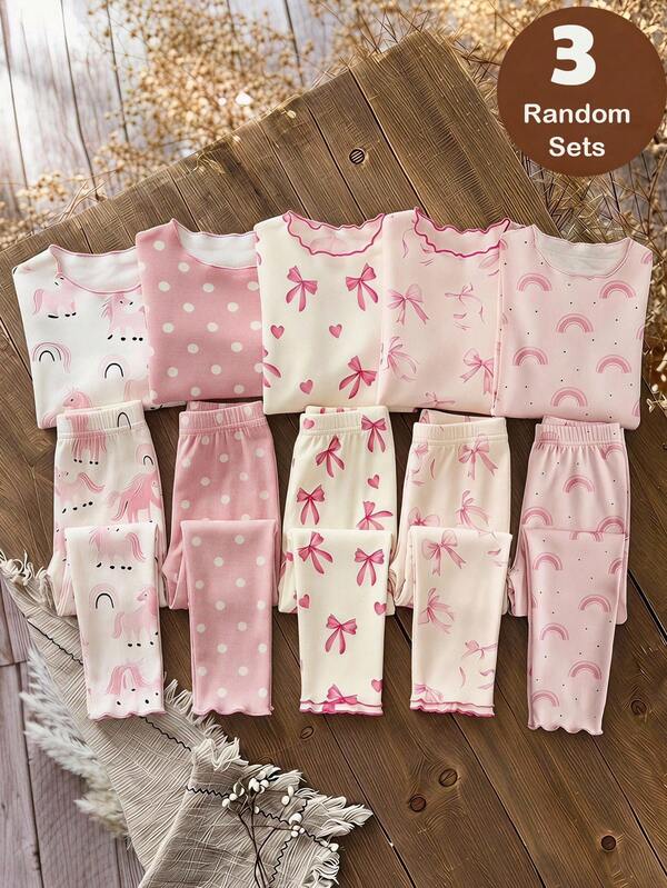 SHEIN Conjunto de 6 piezas/set de ropa de estar en casa para niña joven con estampado floral & oso, camiseta de punto casual y pantalones, conjunto de pijama floral para niñas, conjuntos de pijama para niños, conjuntos de pijama de algodón para niños, conjunto de pijama con oso de peluche, adecuado para pijamas y batas de baño para uso en el hogar en otoño e invierno, ropa para niña joven, pijamas para niña joven, conjunto de pijama de poliéster para niñas con adorable estampado completo y cuello redondo en un ajuste largo, pijamas para niños, conjunto de pijama con pantalón largo multicolor con estampado completo y mangas regulares para niñas jóvenes, conjunto de pijama para bebé