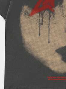 ROMWE MEN 男士大尺碼圓領臉部圖案休閒短袖T恤，適合日常穿著 - 深灰色 - 查看 5