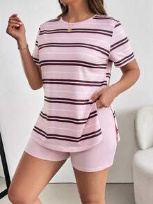 Shapeblank 大尺碼女款春夏時尚休閒彈性舒適日常基本百搭修身粉色條紋短袖上衣與口袋機車短褲粉色兩件套，外出穿搭，粉色兩件套，可愛大尺碼服飾，極簡風格 - 粉色 - 查看 4